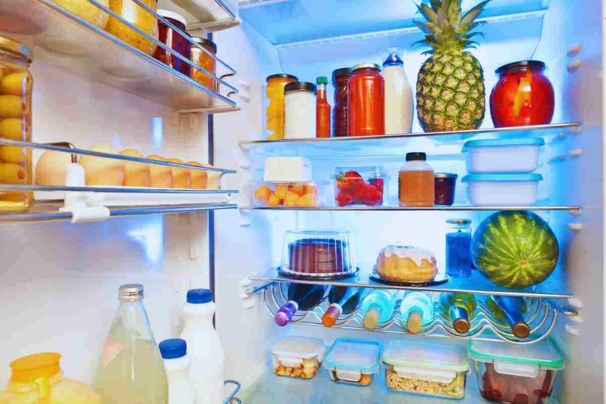 Il metodo geniale per pulire il frigo